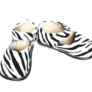 Trendy leather Mary Janes